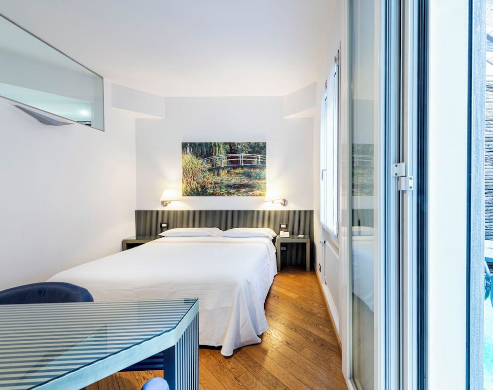 Classic Room - Photo 2