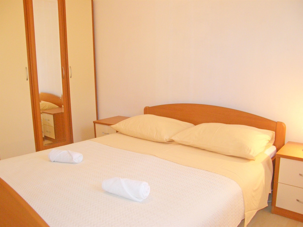 Apartment (A1)
