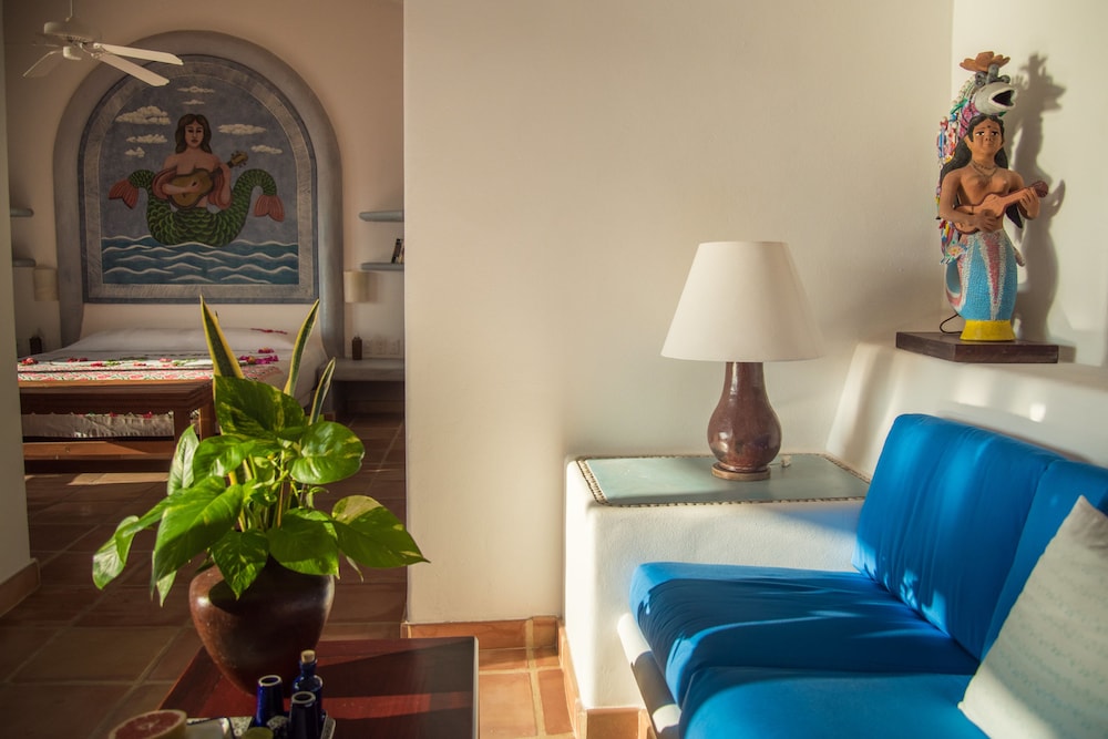 Oceanfront Deluxe Grand Suite - Photo 2