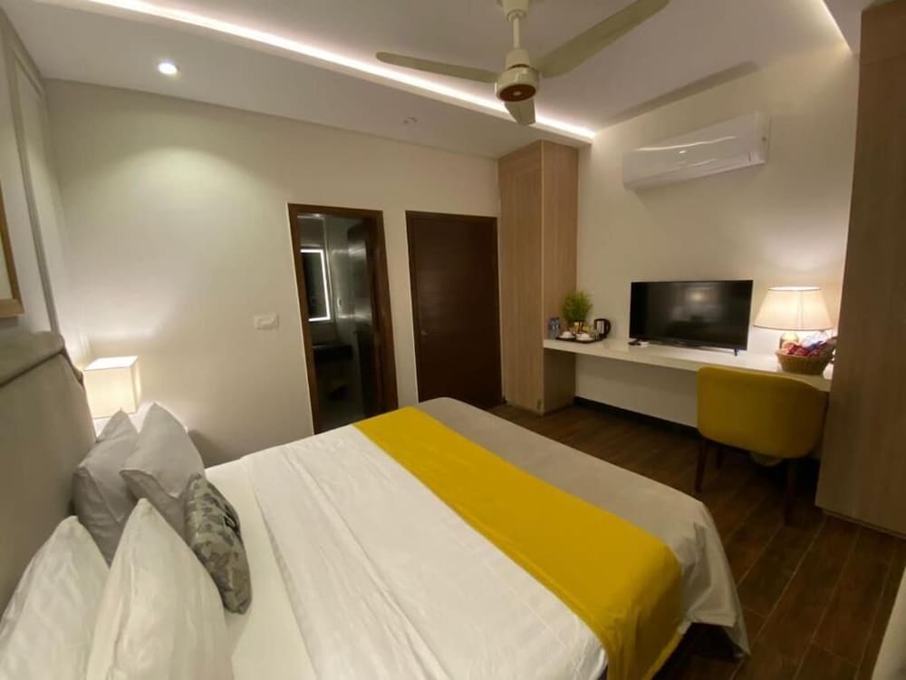Deluxe Double Room photo 2