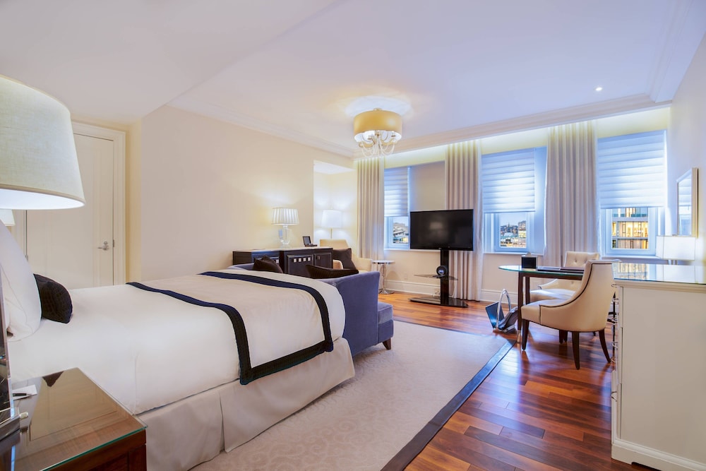 Signature Room, 1 King Bed