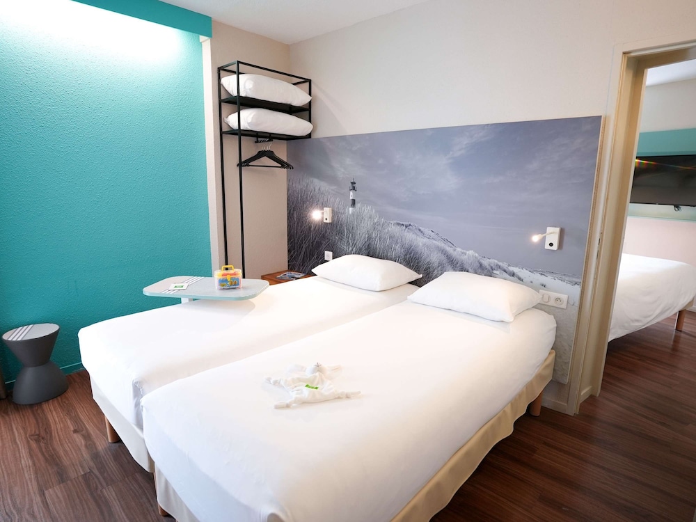 Standard Room, 2 Twin Beds photo 3