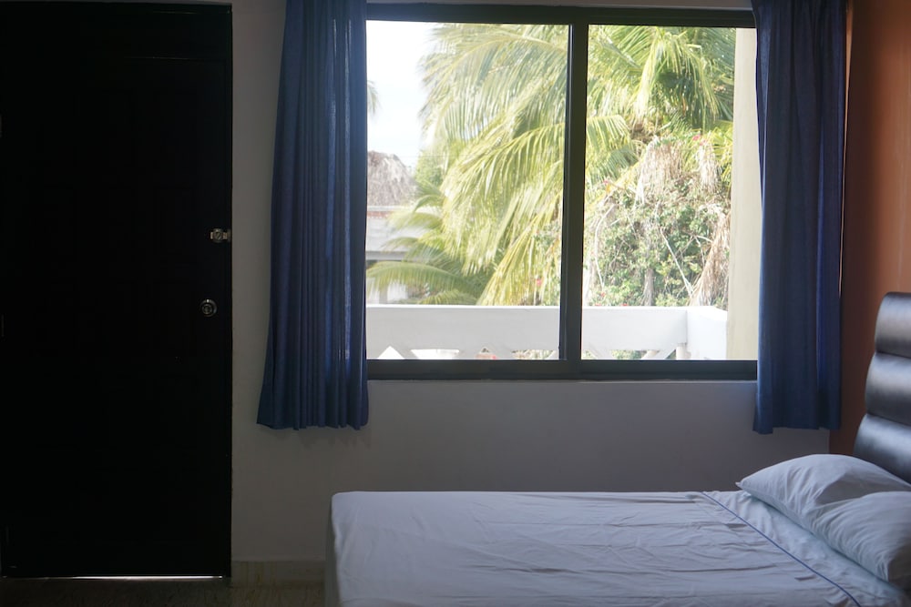 Room, 2 Double Beds photo 3