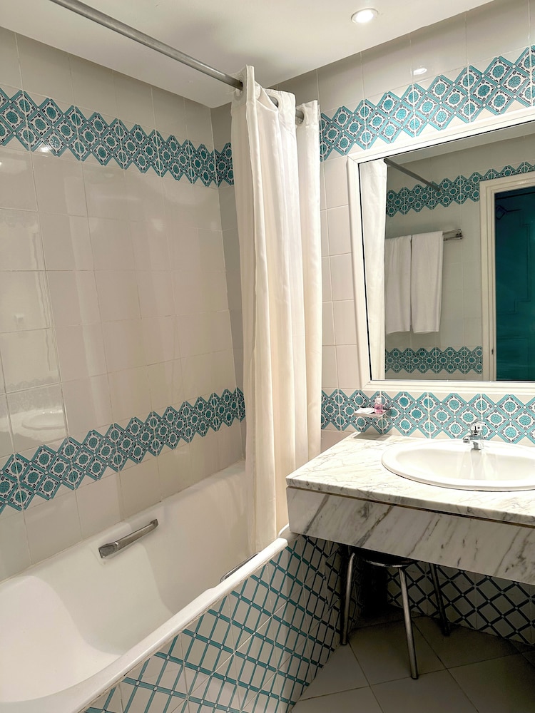 Standard Double Room - Photo 3