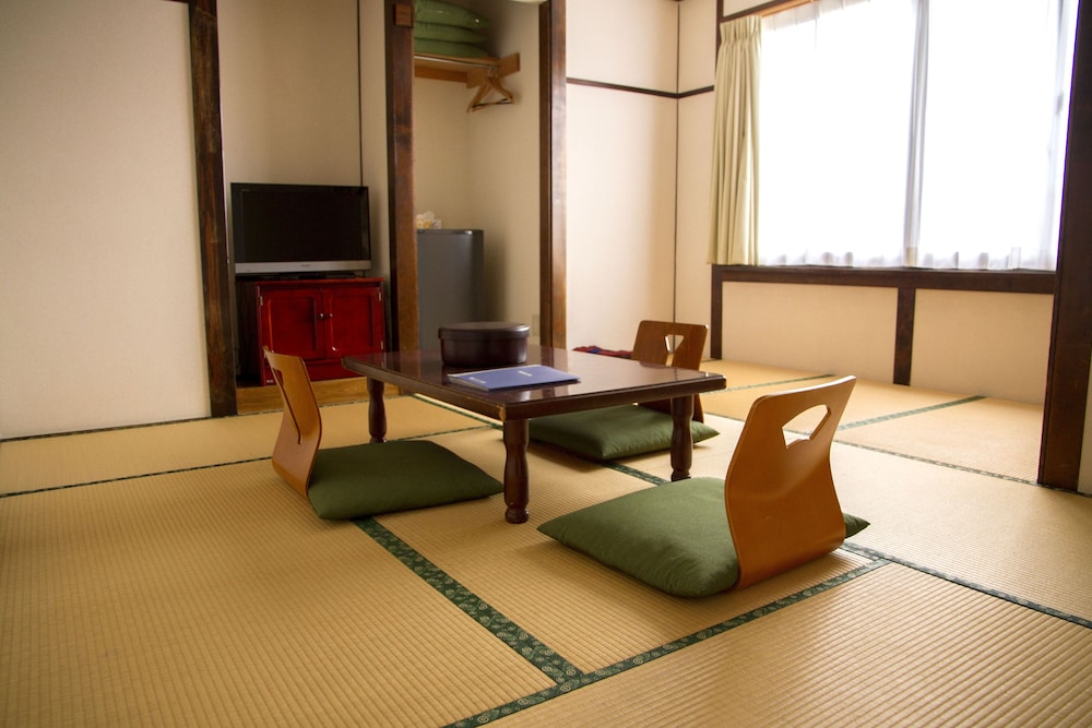 Japanese-Style Room For 3 Guests