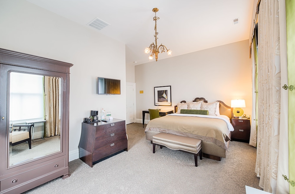 Deluxe Room, 1 Queen Bed - Photo 3