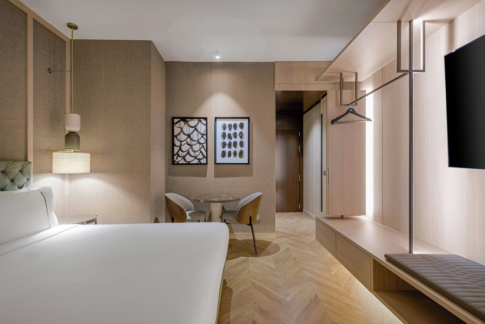 Standard Room, 1 King Bed