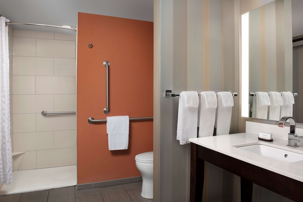 Premium Suite, 2 Queen Beds, Accessible (Mobility/Hearing, Roll-in Shower)