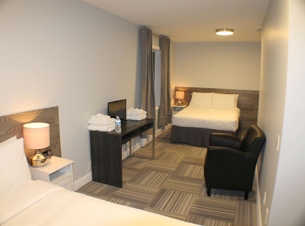 Design Double Room, 2 Double Beds photo 2