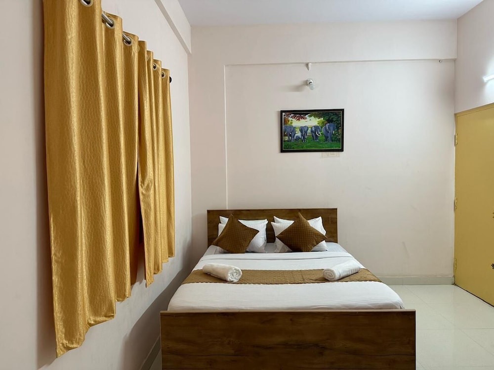 Deluxe Room, City View