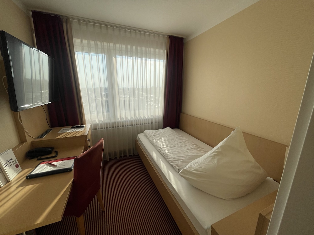 Economy Single Room