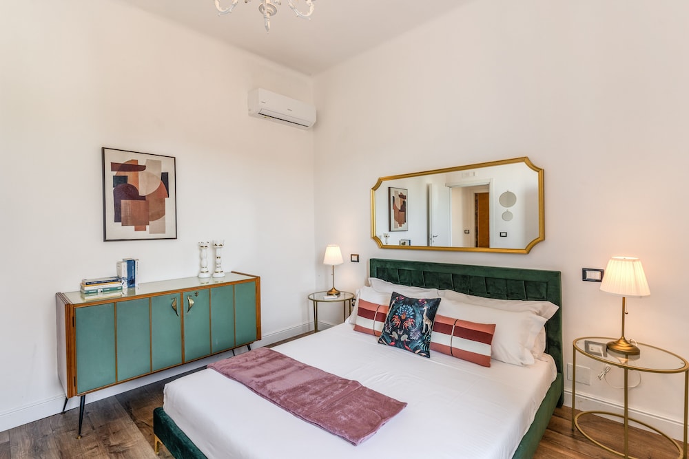 Luxury Apartment photo 3