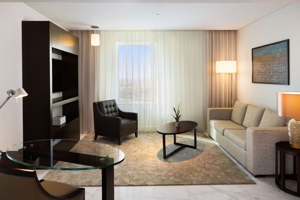 Executive Suite, 1 King Bed with Sofa bed - Photo 4