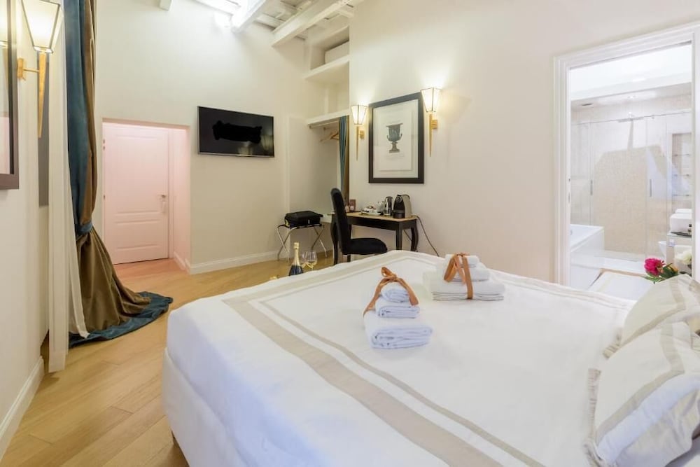 Deluxe Room, Non Smoking, Private Bathroom