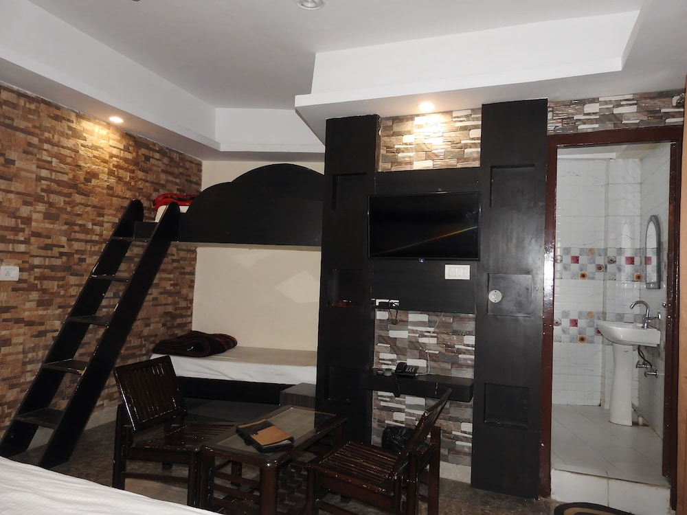 Deluxe Double Room - Photo 12