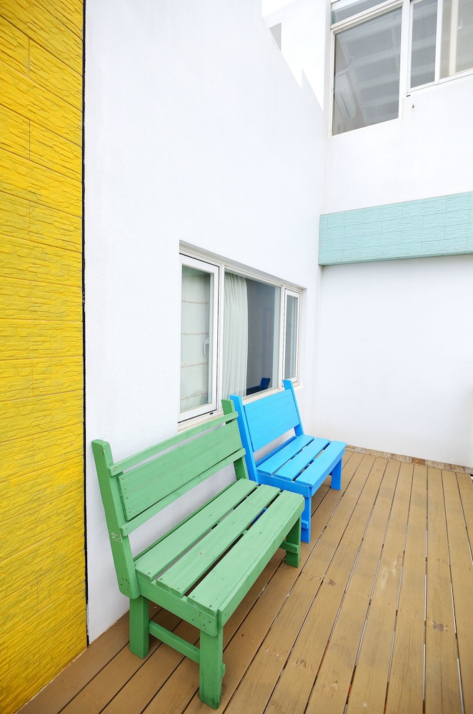 Classic Quadruple Room (301) photo 3