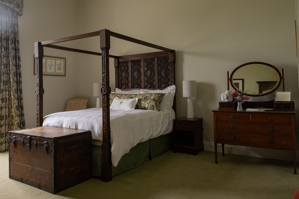 Romantic Double Room, Shared Bathroom (Main House) photo 1