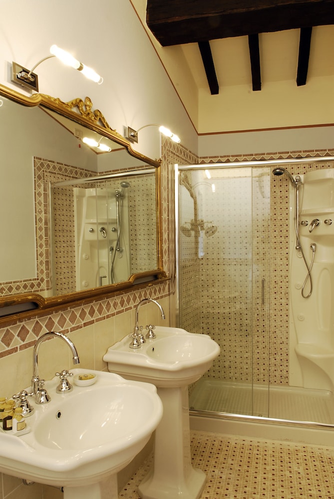Classic Room, 1 Double Bed (Romantic) - Photo 10