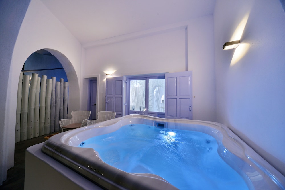 Design Studio Suite, Jetted Tub photo 2