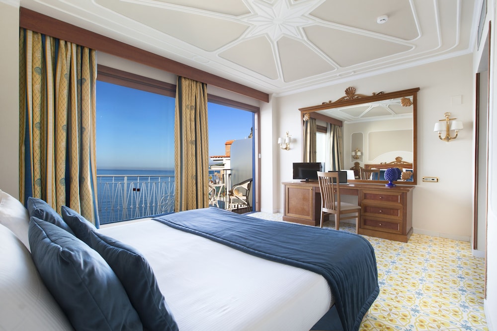Standard Double Room, Balcony, Sea View - Photo 1