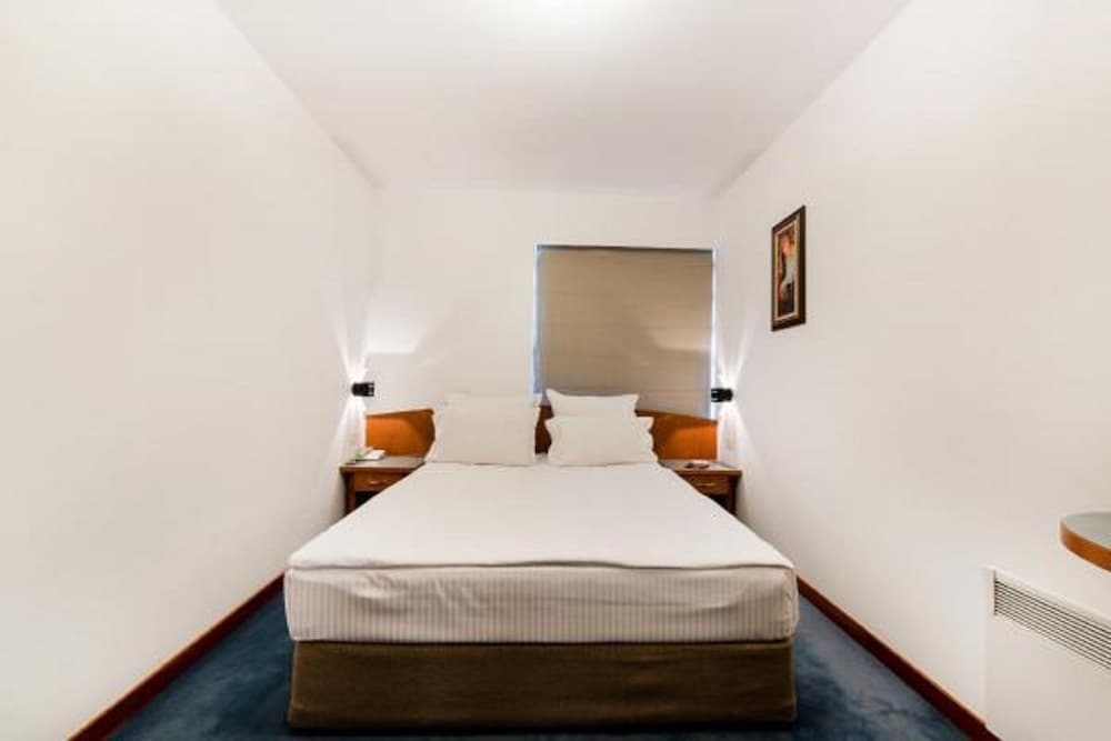 Standard Double Room - Photo 2