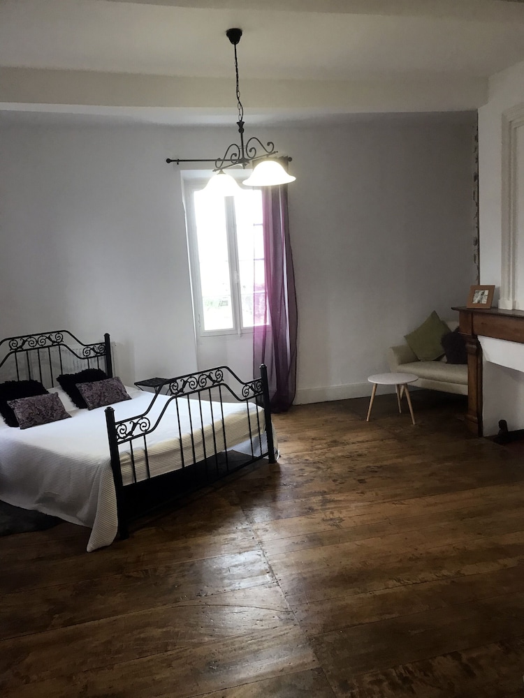 Superior Double Room, Ensuite, Garden View (The HOOPOE)