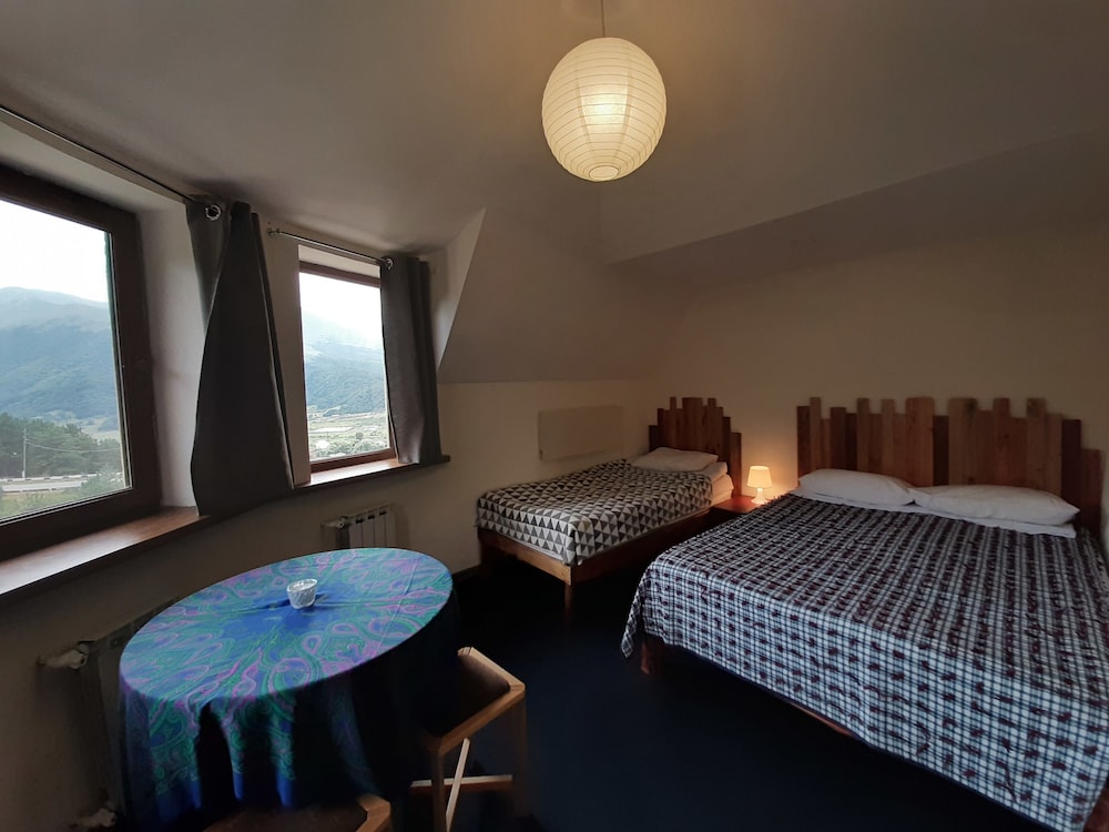 Economy Triple Room photo 1