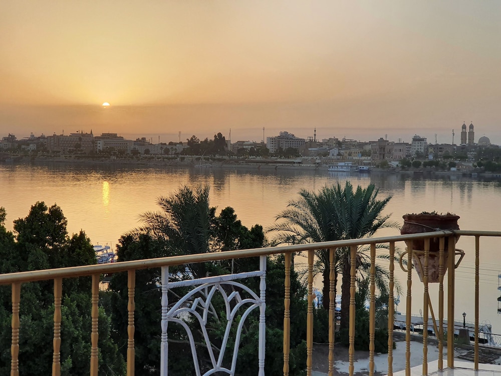 Double or Twin Room, 1 Bedroom, River View photo 1