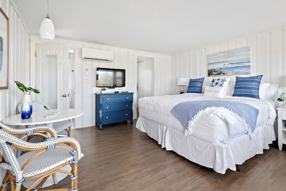 Room, 1 King Bed, Kitchenette photo 1