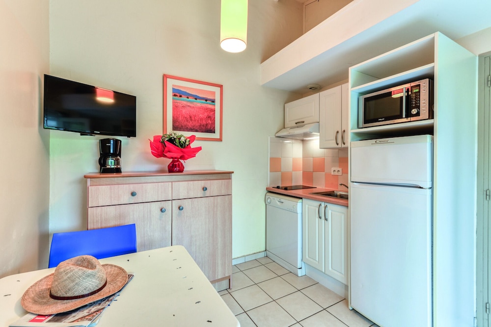 Basic Apartment, 1 Bedroom - Photo 12
