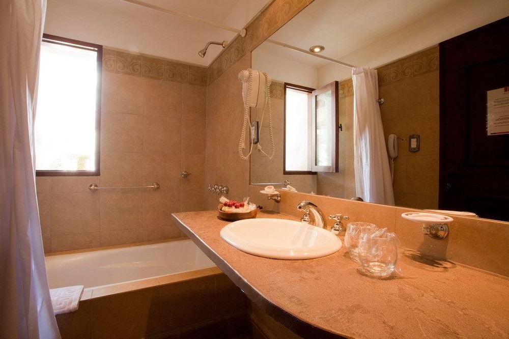 Deluxe Triple Room photo 3