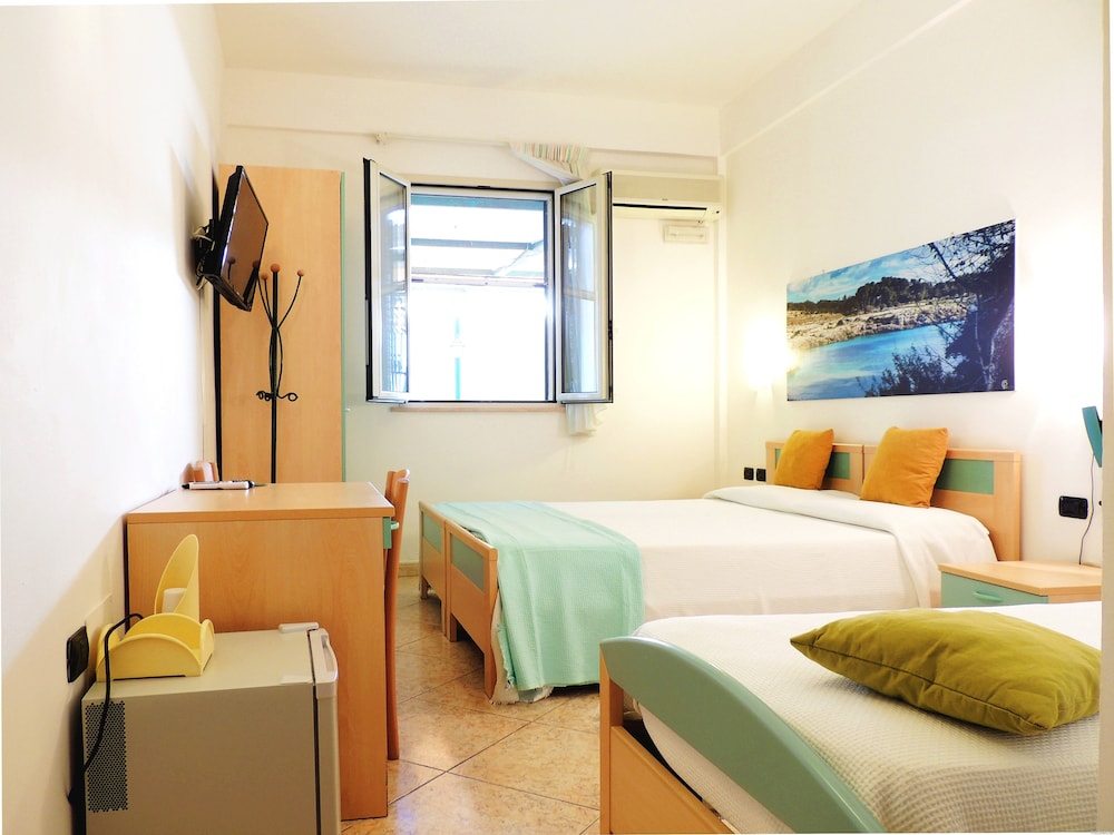 Classic Quadruple Room