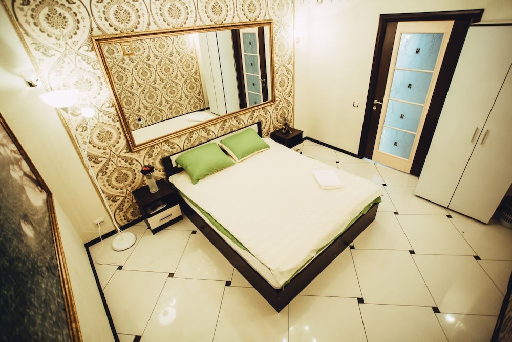 Design Double Room, Shared Bathroom