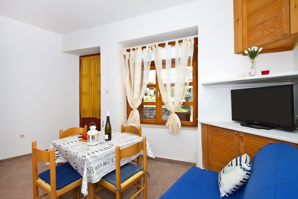 Apartment (1)
