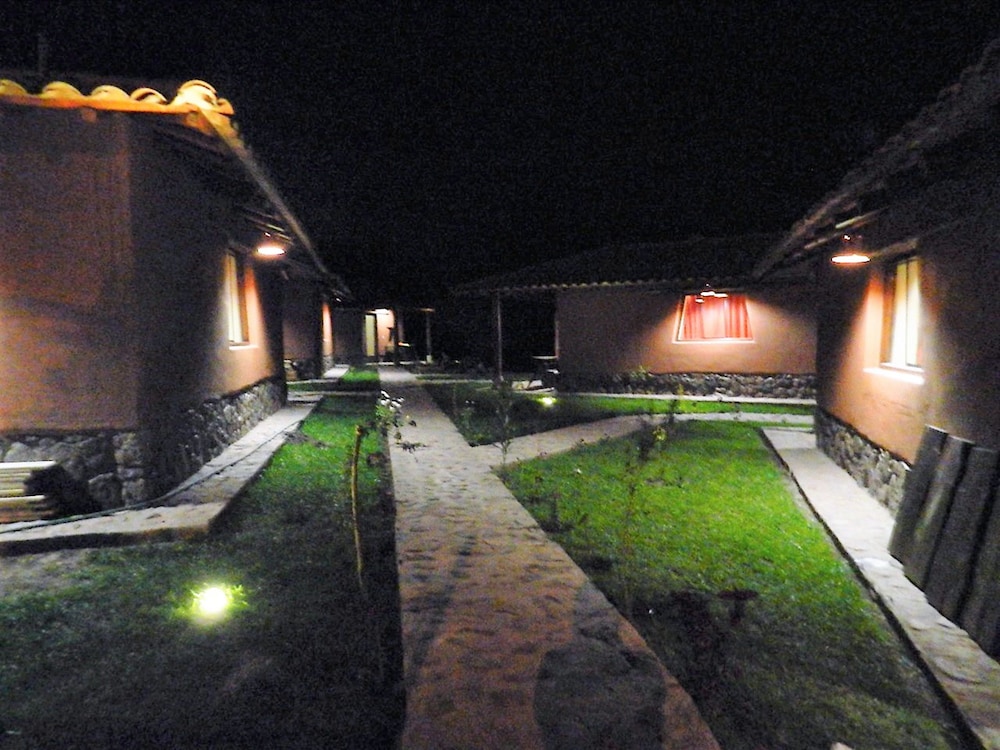 Family Bungalow, 2 Queen Beds, Private Bathroom photo 2