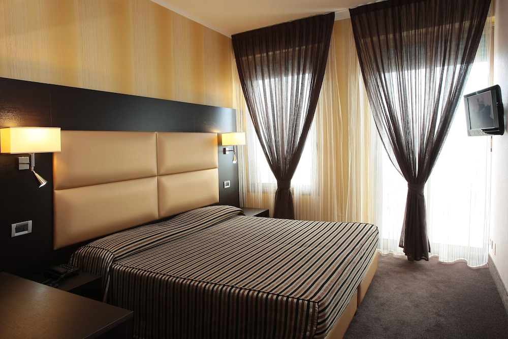 Junior Suite, Balcony, Sea Facing photo 1