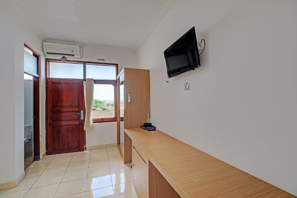 Standard Double Room with City View - Photo 3