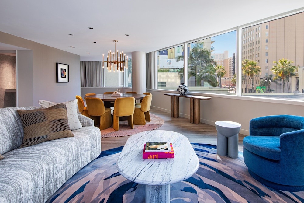 Mega Suite