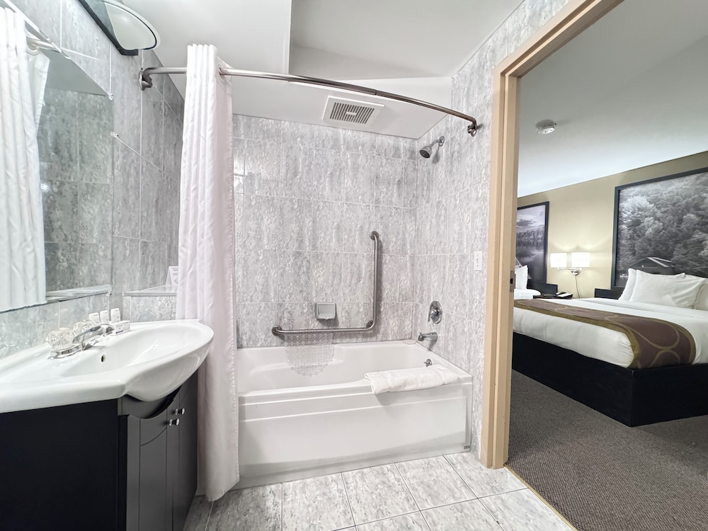 Suite, 2 Queen Beds, Mobility Accessible, Non Smoking - Photo 4