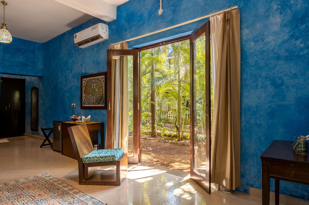 Deluxe Room with Private Balcony - Photo 7