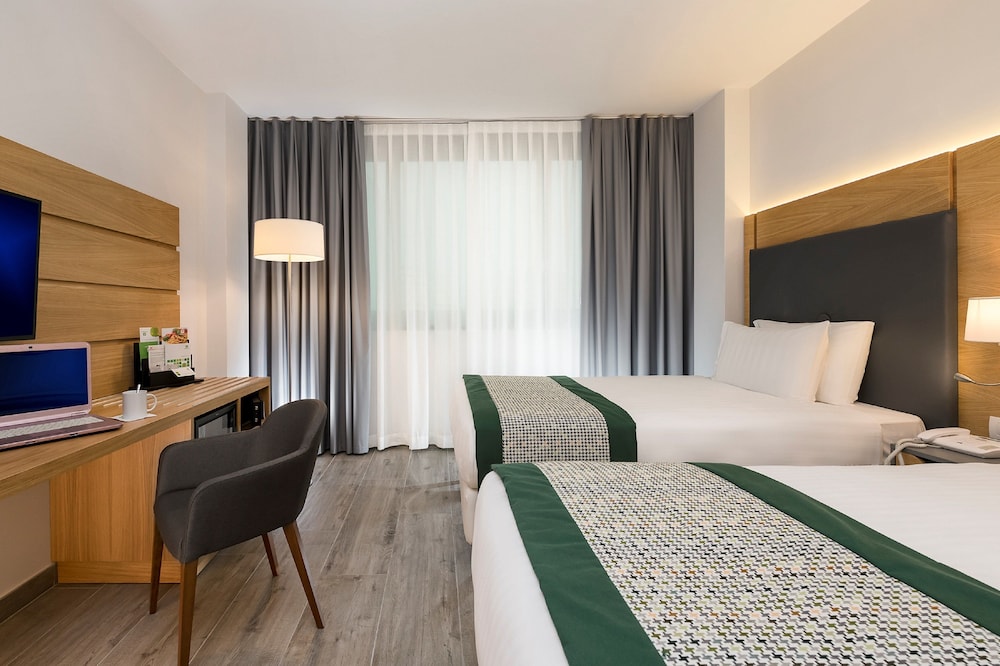 Premium Room - Photo 13