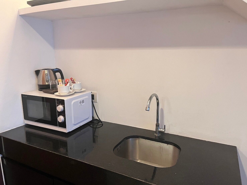 Double or Twin Room with Pool Access - Photo 3