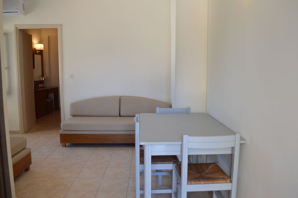 Family Apartment, 2 Bedrooms photo 2