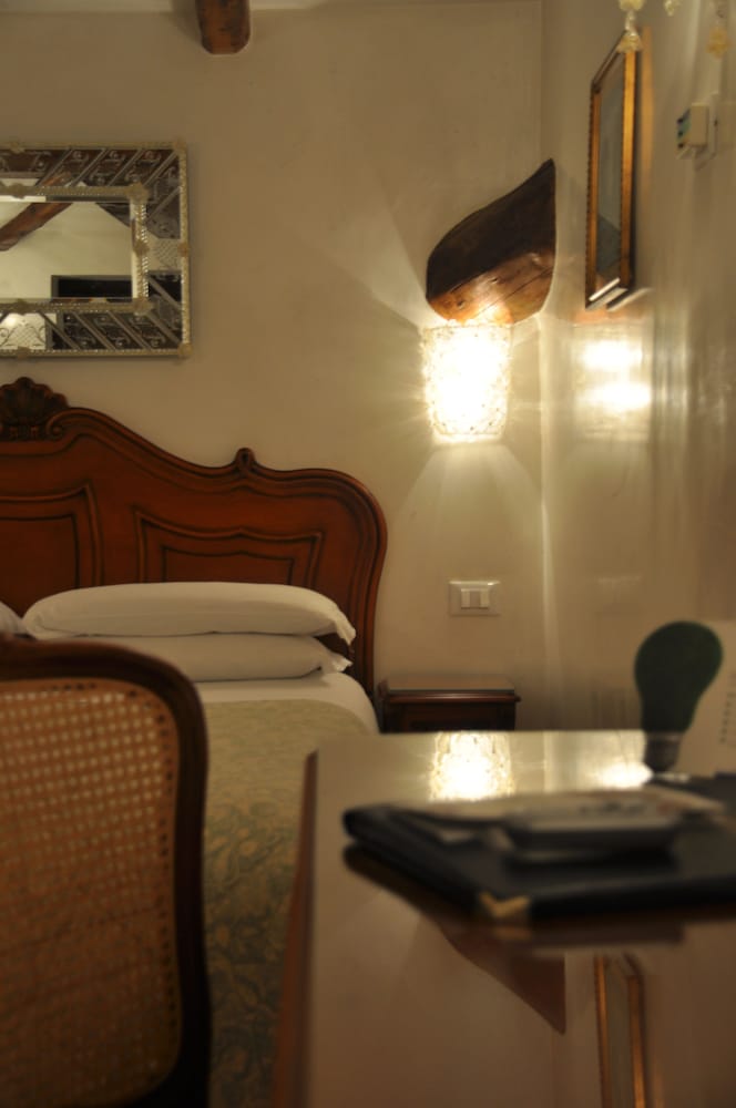 Standard Double or Twin Room photo 2