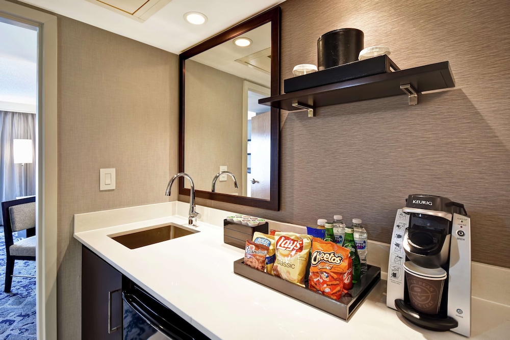 Premium Suite, 2 Double Beds, Accessible (Hearing) - Photo 7