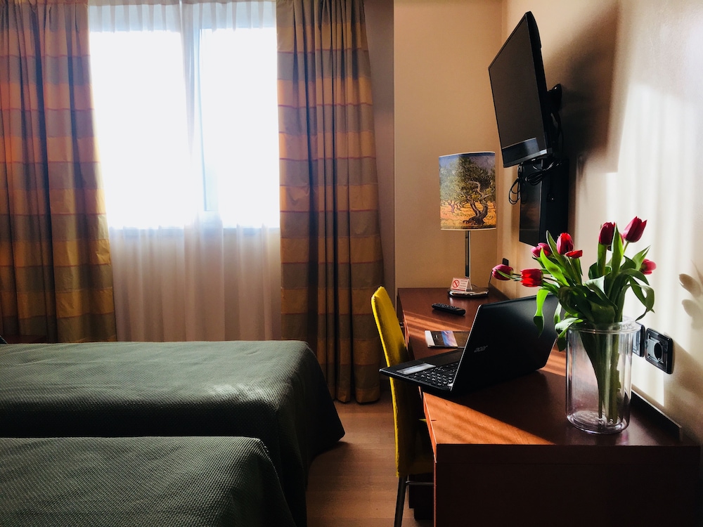 Standard Double Room photo 2