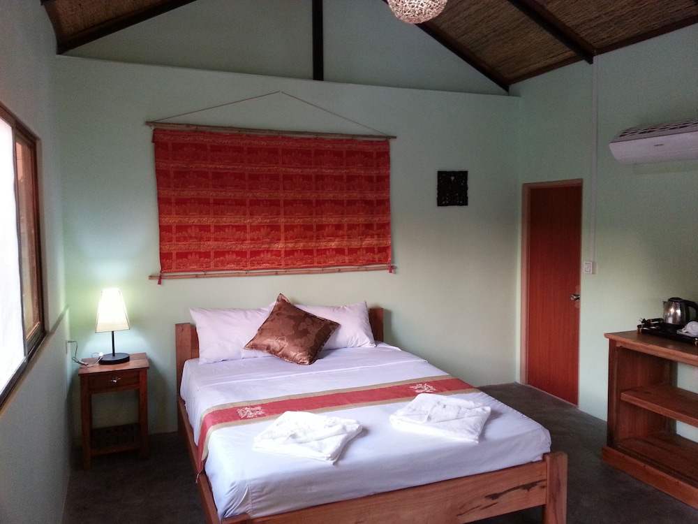 Superior Bungalow photo 1