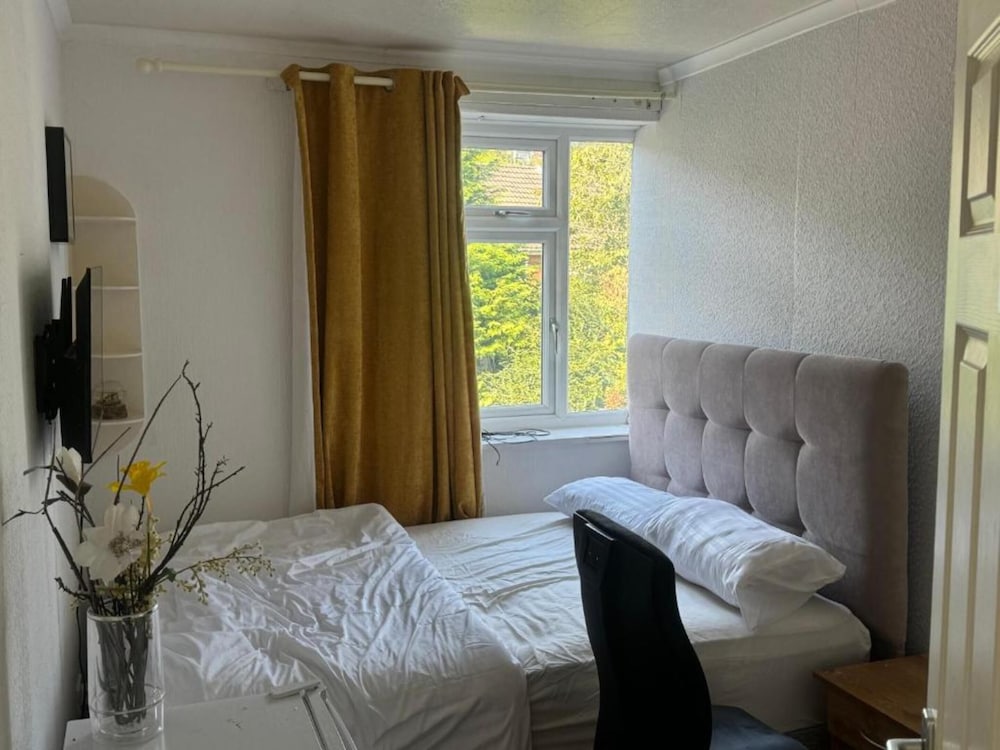 Standard Room, 3 Twin Beds (Shared)