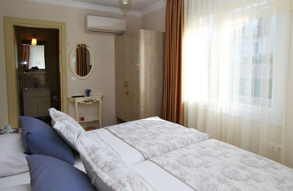 Deluxe Twin Room, 2 Twin Beds photo 2