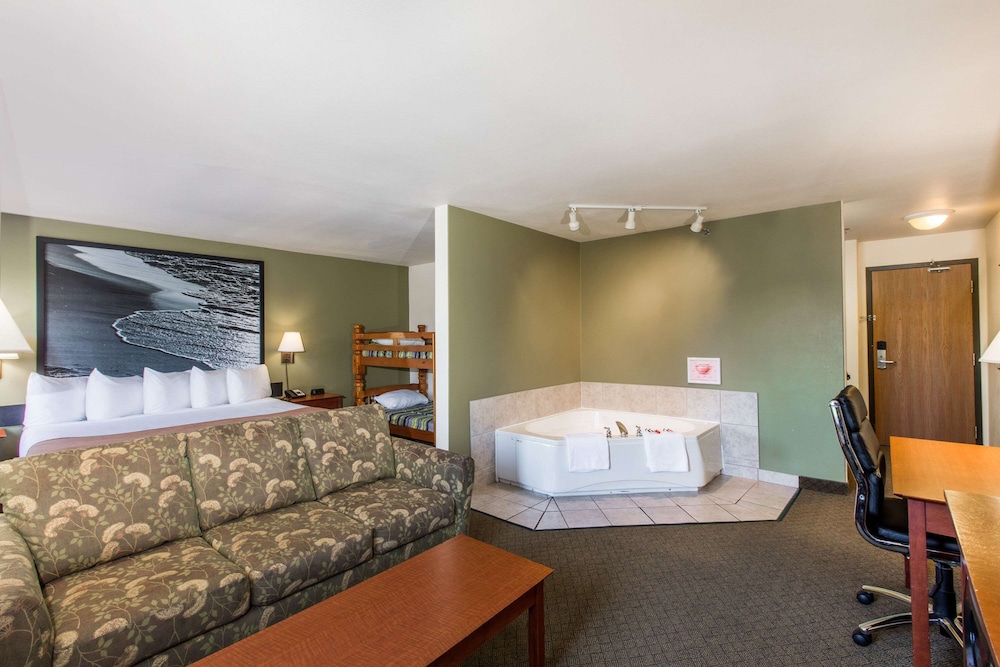 Studio Suite, Multiple Beds, Non Smoking - Photo 1